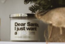 CRĂCIUNUL | Moșul sau Iisus?