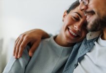 Femeia profundă. Prea vie ca s-o iubești pe jumătate!